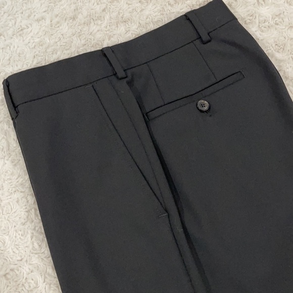 Hugo Boss 36/R (tailored to approx 30/R black slacks 100% wool/mint condition. - Picture 4 of 16